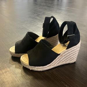 Black wedge sandals